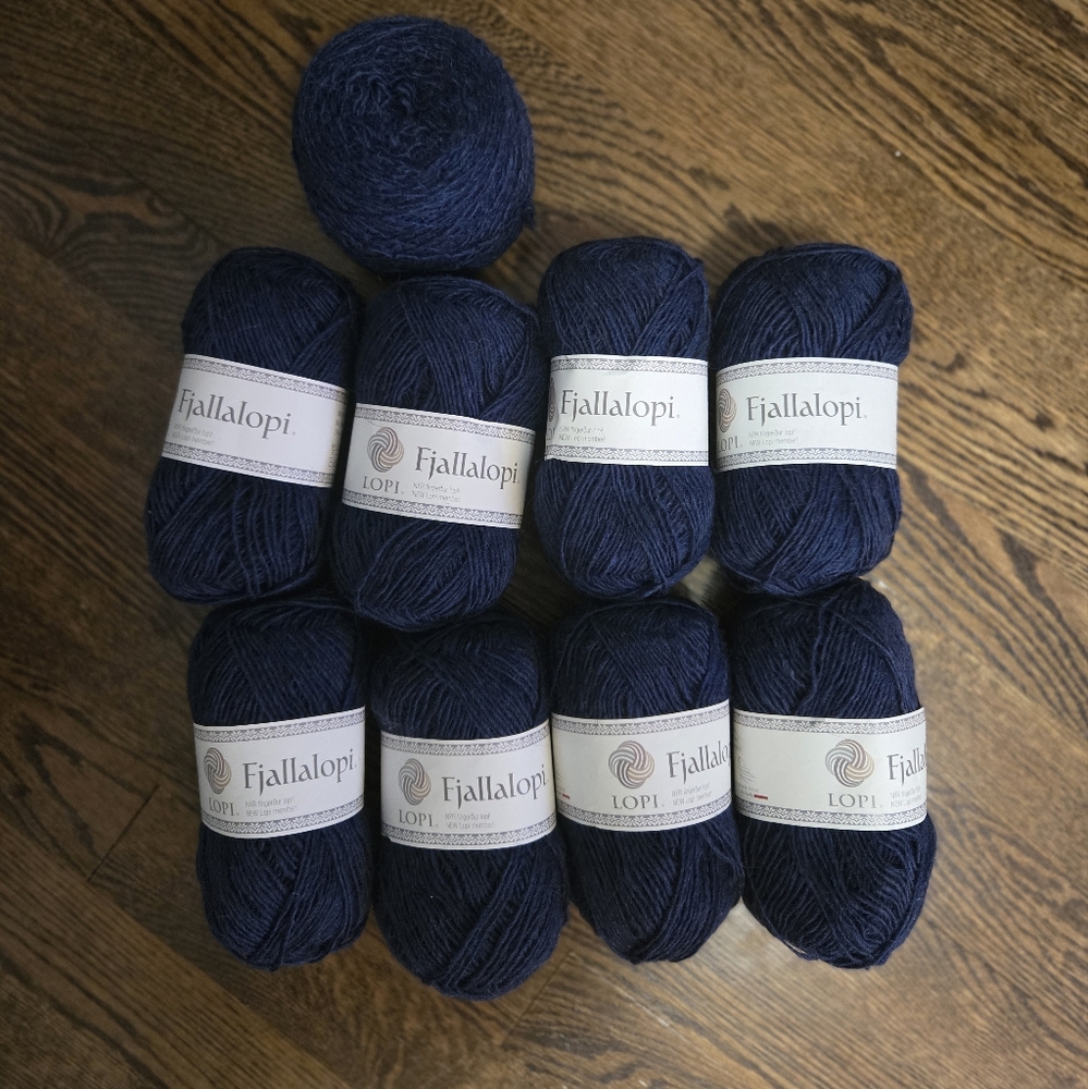 DESTASH: 8-10 balls of Lopi Fjallalopi Yarn